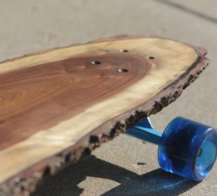 Skate fait avec une coupe de tronc unique