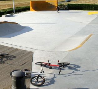 St Julien en Genevois, street et bowl
